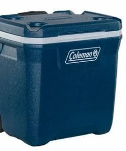 Cooling Coleman 28QT Xtreme™ Wheeled Cooler