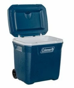 Cooling Coleman 28QT Xtreme™ Wheeled Cooler
